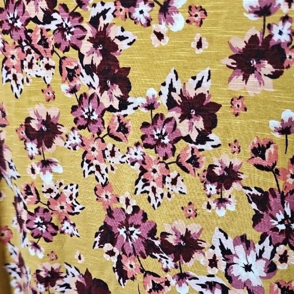 Maurices 24/7 Plus Size 2X Yellow Floral V Neck Sleeveless Airy Stretch Top - Picture 4 of 5
